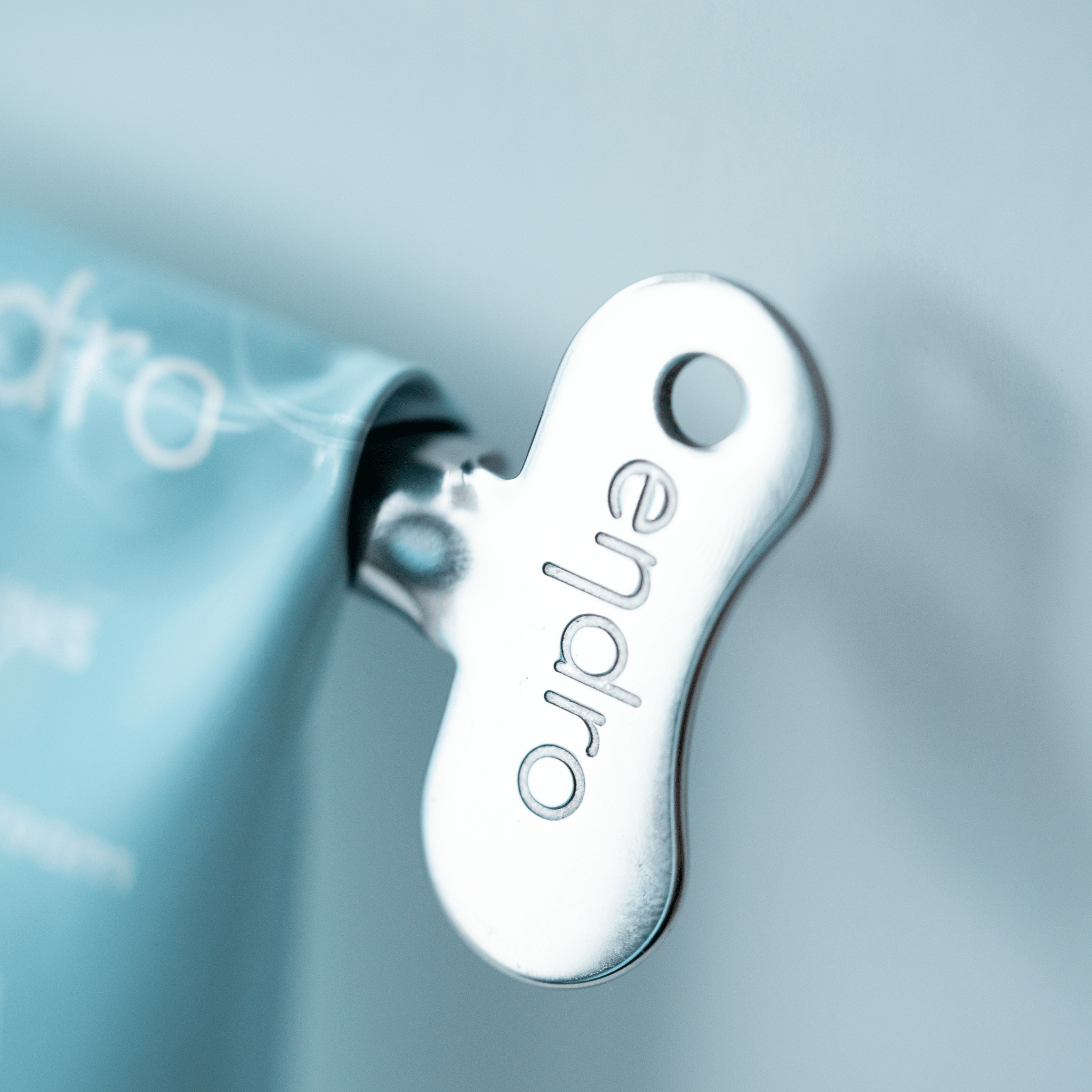 Clé presse - tube : zéro gâchis - Endro Cosmetiques